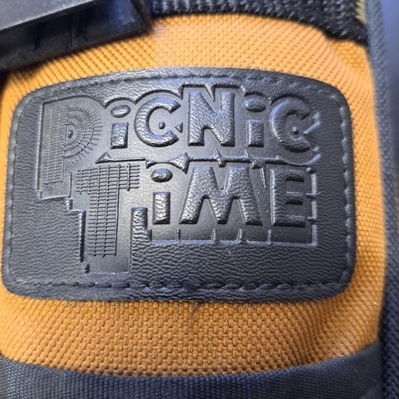 Picnic Time Insulated Backpack Cooler    12"x17"x6.5" - Picture 12 of 12